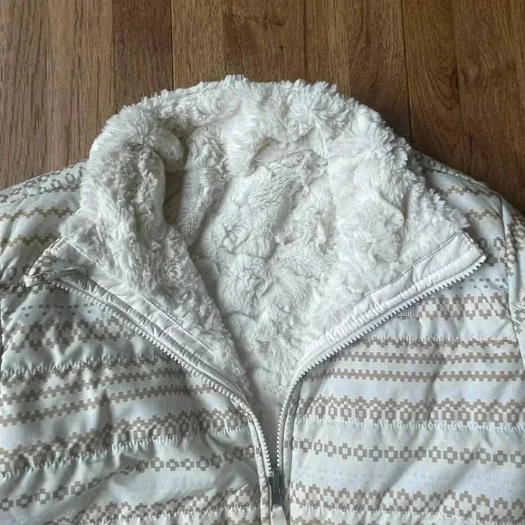 The North Face Reversible Girls Puffer Faux Fur Jacket Sz 18 Cream Ski Winter - Picture 7 of 12